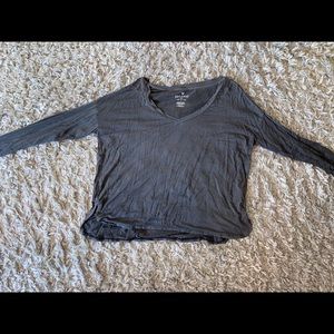 American Eagle V neck Top